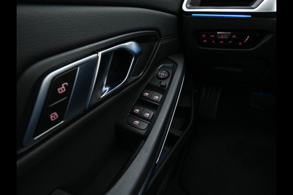 BMW 3-serie 330e eDrive Edition (Plug-In) (INCL-BTW) Aut. *LEATHER | FULL-LED | DIGI-COCKPIT | HEATED-SPORTSEATS | PRIVACYGLASS | AMBIENTLIGHT | DAB | NAVI-FULLMAP | ECC | CARPLAY | PDC | CRUI/SE | 18''ALU*