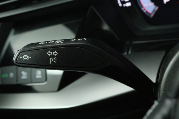 Audi A3 Sportback 30 TFSI S edition (DIGITALE COCKPIT, CRUISE CONTROL ADAPTIEF, NAVIGATIE, PARKEERSENSOREN)