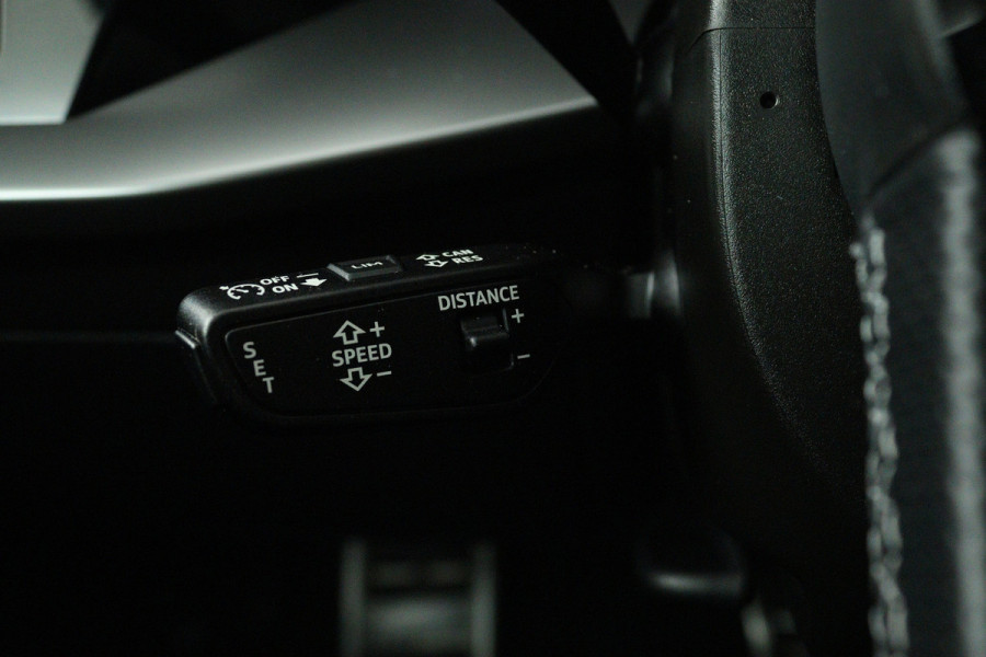 Audi A3 Sportback 30 TFSI S edition (DIGITALE COCKPIT, CRUISE CONTROL ADAPTIEF, NAVIGATIE, PARKEERSENSOREN)