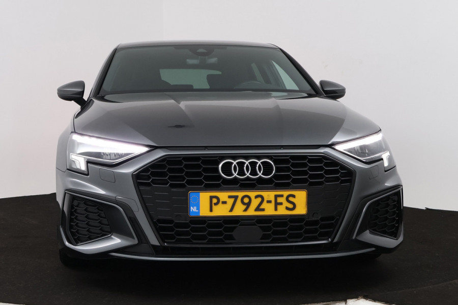Audi A3 Sportback 30 TFSI S edition (DIGITALE COCKPIT, CRUISE CONTROL ADAPTIEF, NAVIGATIE, PARKEERSENSOREN)
