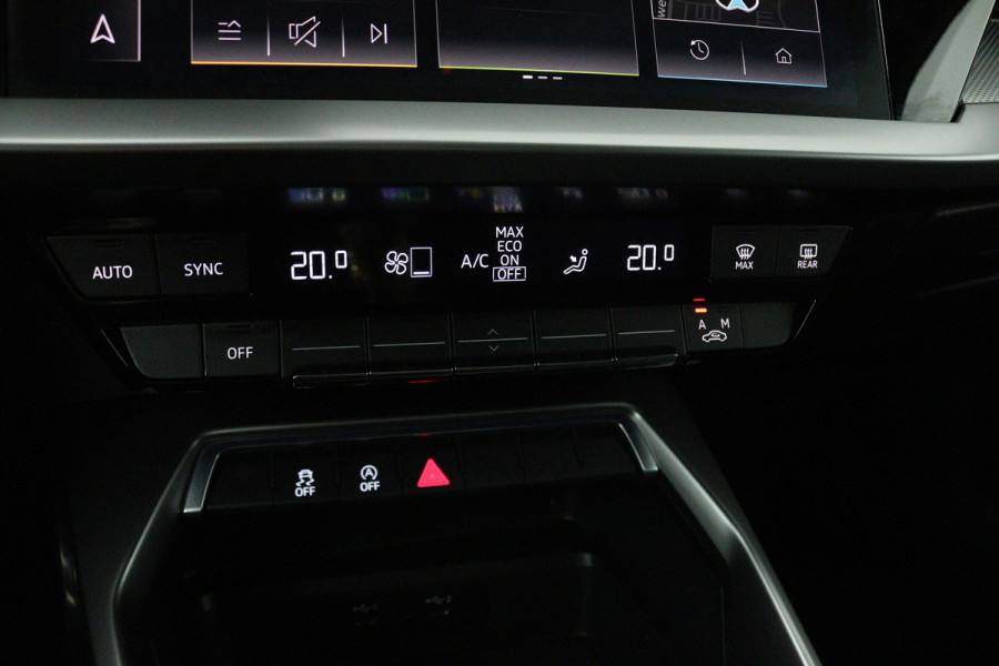 Audi A3 Sportback 30 TFSI S edition (DIGITALE COCKPIT, CRUISE CONTROL ADAPTIEF, NAVIGATIE, PARKEERSENSOREN)