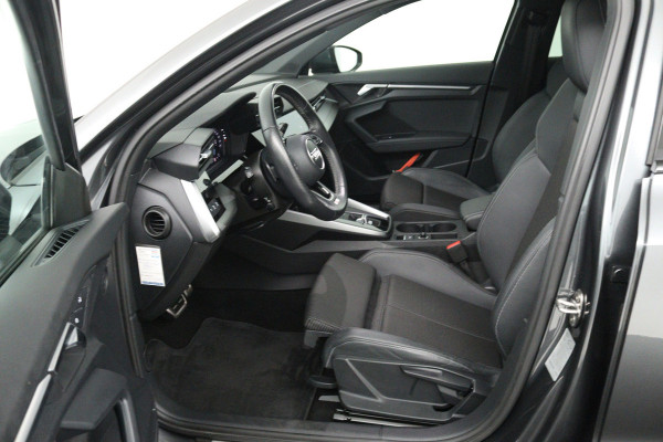 Audi A3 Sportback 30 TFSI S edition (DIGITALE COCKPIT, CRUISE CONTROL ADAPTIEF, NAVIGATIE, PARKEERSENSOREN)