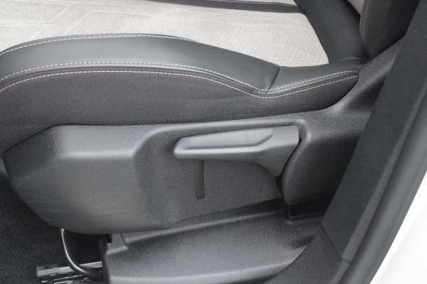 Peugeot 3008 1.6 HYbrid4 300PK GT PACK BUSINESS | CAMERA VOOR + ACHTER | APPLE CARPLAY/ANDROID AUTO | ELEKTRISCH BEDIENBARE ACHTERKLEP | ADAPTIVE CRUISE CONTROL | 18" LICHTMETALEN VELGEN | FULL LED KOPLAMPEN | DODEHOEK BEWAKING | CLIMATE CONTROL | NAVIGATIE | DAB+ RADIO | KEYLESS ENTRY/START |