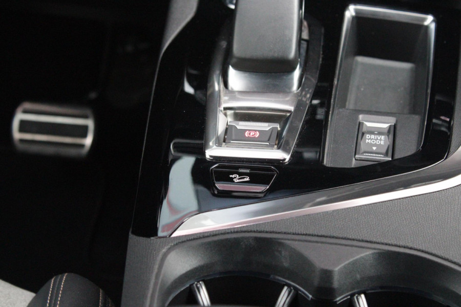 Peugeot 3008 1.6 HYbrid4 300PK GT PACK BUSINESS | CAMERA VOOR + ACHTER | APPLE CARPLAY/ANDROID AUTO | ELEKTRISCH BEDIENBARE ACHTERKLEP | ADAPTIVE CRUISE CONTROL | 18" LICHTMETALEN VELGEN | FULL LED KOPLAMPEN | DODEHOEK BEWAKING | CLIMATE CONTROL | NAVIGATIE | DAB+ RADIO | KEYLESS ENTRY/START |