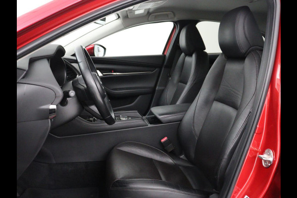 Mazda 3 2.0 e-SkyActiv-X M Hybrid 180 Luxury | Leder | Head-Up | Stoelverwarming | Trekhaak | Bose Sound | Camera | Carplay | Memory | Adaptive cruise | Navigatie | Full LED | Stuurverwarming | Keyless