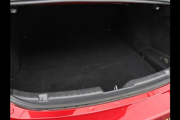 Mazda 3 2.0 e-SkyActiv-X M Hybrid 180 Luxury | Leder | Head-Up | Stoelverwarming | Trekhaak | Bose Sound | Camera | Carplay | Memory | Adaptive cruise | Navigatie | Full LED | Stuurverwarming | Keyless