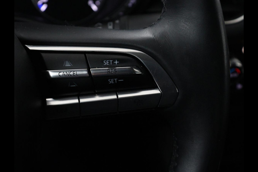 Mazda 3 2.0 e-SkyActiv-X M Hybrid 180 Luxury | Leder | Head-Up | Stoelverwarming | Trekhaak | Bose Sound | Camera | Carplay | Memory | Adaptive cruise | Navigatie | Full LED | Stuurverwarming | Keyless