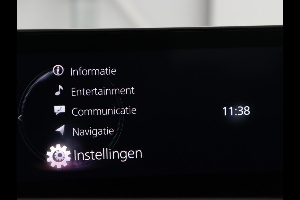 Mazda 3 2.0 e-SkyActiv-X M Hybrid 180 Luxury | Leder | Head-Up | Stoelverwarming | Trekhaak | Bose Sound | Camera | Carplay | Memory | Adaptive cruise | Navigatie | Full LED | Stuurverwarming | Keyless