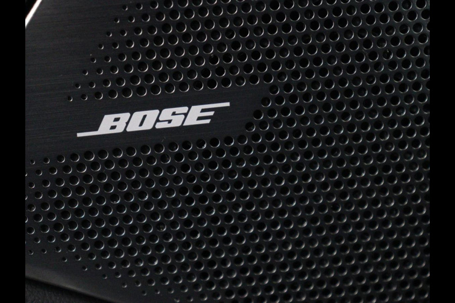 Mazda 3 2.0 e-SkyActiv-X M Hybrid 180 Luxury | Leder | Head-Up | Stoelverwarming | Trekhaak | Bose Sound | Camera | Carplay | Memory | Adaptive cruise | Navigatie | Full LED | Stuurverwarming | Keyless