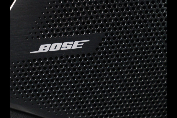 Mazda 3 2.0 e-SkyActiv-X M Hybrid 180 Luxury | Leder | Head-Up | Stoelverwarming | Trekhaak | Bose Sound | Camera | Carplay | Memory | Adaptive cruise | Navigatie | Full LED | Stuurverwarming | Keyless