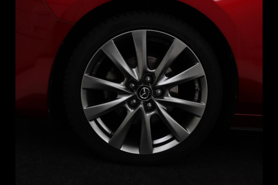 Mazda 3 2.0 e-SkyActiv-X M Hybrid 180 Luxury | Leder | Head-Up | Stoelverwarming | Trekhaak | Bose Sound | Camera | Carplay | Memory | Adaptive cruise | Navigatie | Full LED | Stuurverwarming | Keyless