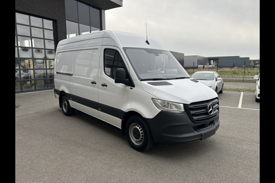 Mercedes-Benz Sprinter 317 CDI L2 H2 MBUX 10.25 / Navigatie / Camera / Parkeersensoren / Cruise control / Airco
