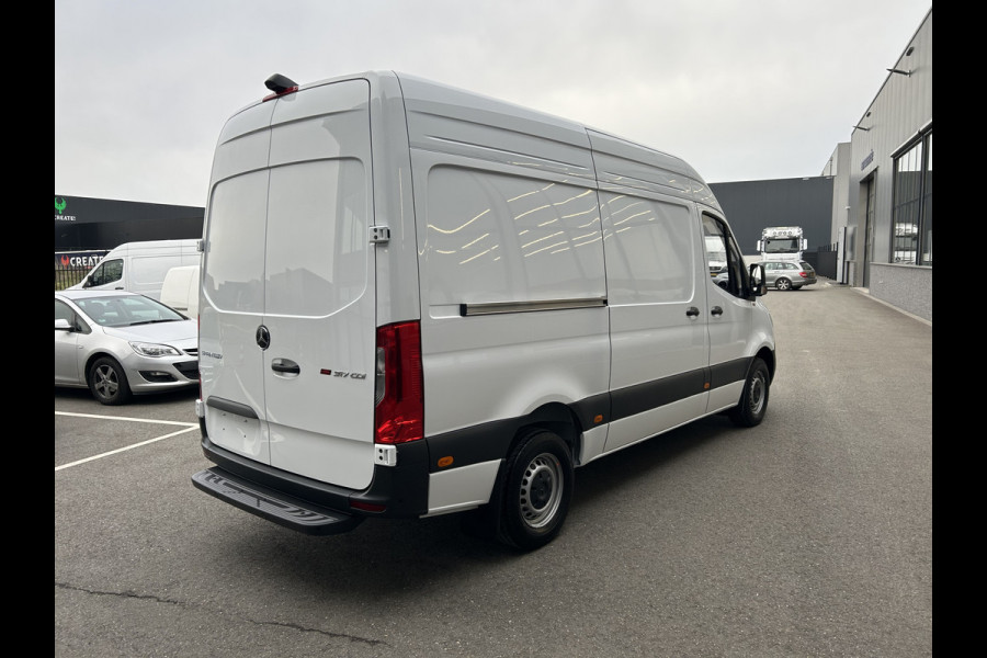 Mercedes-Benz Sprinter 317 CDI L2 H2 MBUX 10.25 / Navigatie / Camera / Parkeersensoren / Cruise control / Airco
