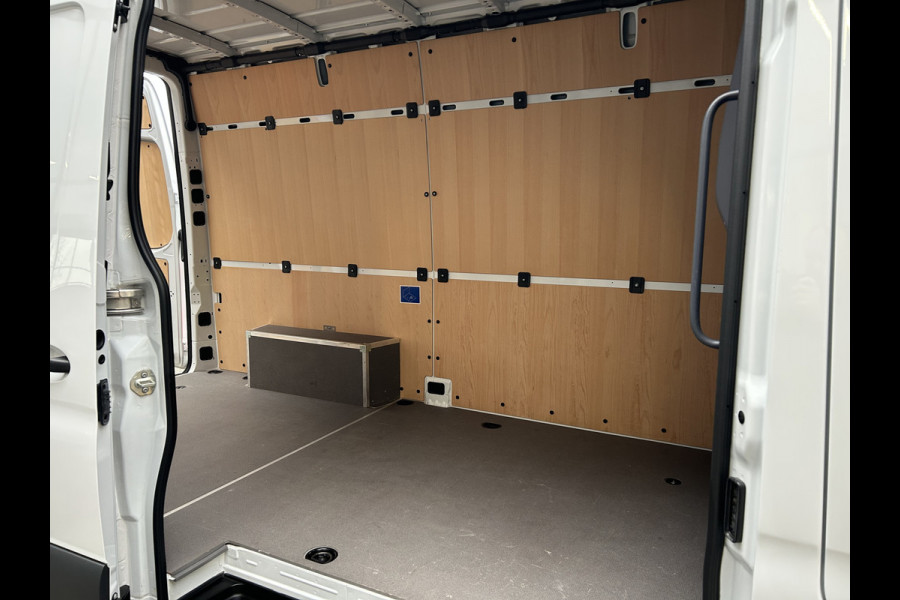 Mercedes-Benz Sprinter 317 CDI L2 H2 MBUX 10.25 / Navigatie / Camera / Parkeersensoren / Cruise control / Airco