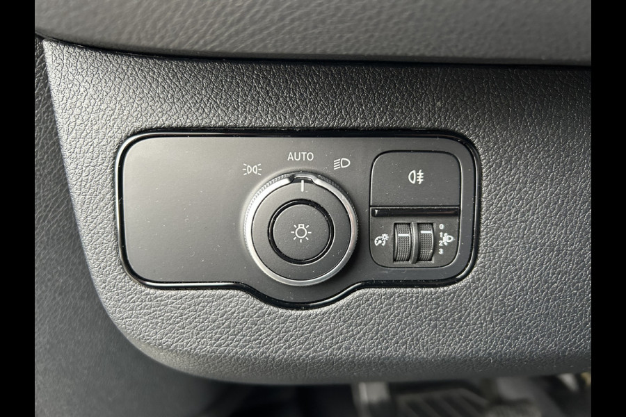 Mercedes-Benz Sprinter 317 CDI L2 H2 MBUX 10.25 / Navigatie / Camera / Parkeersensoren / Cruise control / Airco
