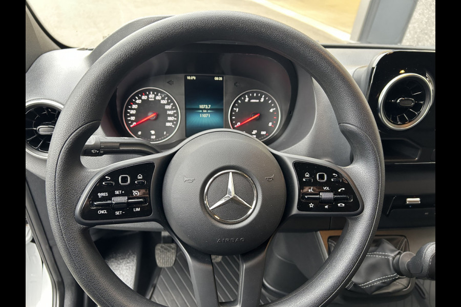 Mercedes-Benz Sprinter 317 CDI L2 H2 MBUX 10.25 / Navigatie / Camera / Parkeersensoren / Cruise control / Airco
