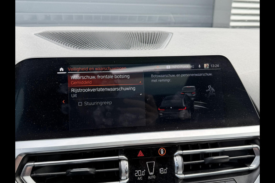 BMW 3 Serie Touring 320i High Executive M-Sport | Panoramadak | Camera | Head-Up Display | DAB | Stoelverwarming | Elektrische Achterklep |