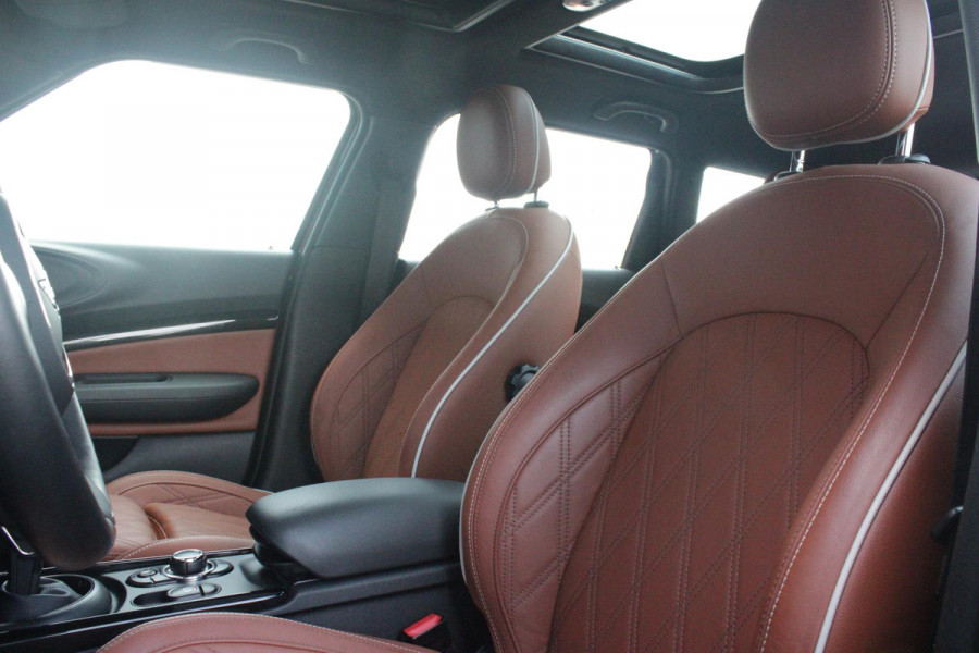 MINI Clubman 1.5 136PK AUTOMAAT COOPER RICHMOND PARK EDITION | PANORAMISCH SCHUIF/KANTEL DAK | FULL LEDEREN BEKLEDING "CHESTER MALT BROWN" | ACHTERUITRIJ CAMERA | PARKEERSENSOREN ACHTER | FULL LED KOPLAMPEN | DRAADLOZE APPLE CARPLAY/ANDROID AUTO | NAVIGATIE | STOEL/STUUR VERWARMING | 18" LICHTMETALEN VELGEN "BLACK STAR SPOKE" | "UNION JACK" ACHTERLICHTEN | COMFORT ACCESS TOEGANG |