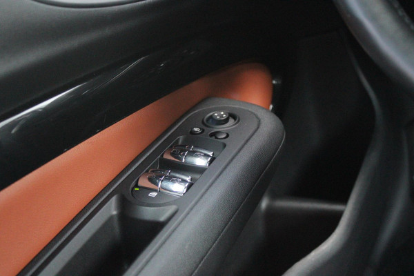 MINI Clubman 1.5 136PK AUTOMAAT COOPER RICHMOND PARK EDITION | PANORAMISCH SCHUIF/KANTEL DAK | FULL LEDEREN BEKLEDING "CHESTER MALT BROWN" | ACHTERUITRIJ CAMERA | PARKEERSENSOREN ACHTER | FULL LED KOPLAMPEN | DRAADLOZE APPLE CARPLAY/ANDROID AUTO | NAVIGATIE | STOEL/STUUR VERWARMING | 18" LICHTMETALEN VELGEN "BLACK STAR SPOKE" | "UNION JACK" ACHTERLICHTEN | COMFORT ACCESS TOEGANG |