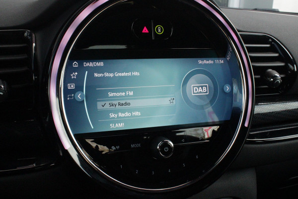 MINI Clubman 1.5 136PK AUTOMAAT COOPER RICHMOND PARK EDITION | PANORAMISCH SCHUIF/KANTEL DAK | FULL LEDEREN BEKLEDING "CHESTER MALT BROWN" | ACHTERUITRIJ CAMERA | PARKEERSENSOREN ACHTER | FULL LED KOPLAMPEN | DRAADLOZE APPLE CARPLAY/ANDROID AUTO | NAVIGATIE | STOEL/STUUR VERWARMING | 18" LICHTMETALEN VELGEN "BLACK STAR SPOKE" | "UNION JACK" ACHTERLICHTEN | COMFORT ACCESS TOEGANG |