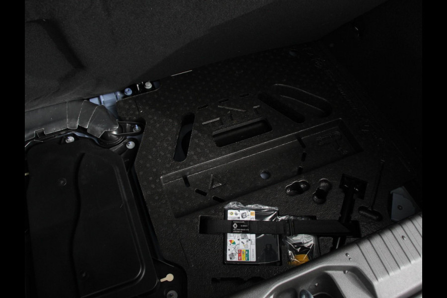 Mitsubishi Colt 1.6 HEV Automaat Intense | Navigatie | Apple Carplay/Android Auto | Camera | Climate Control | Cruise Control | Lichtmetalen velgen | Extra Getint Glas | Digitale Cockpit