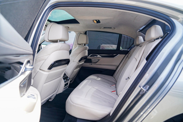 BMW 7 Serie 750i xDrive High Executive | Panorama | Luxe Leder | BMW Laser LED | Adaptieve Cruise Control | Head up dipslay |