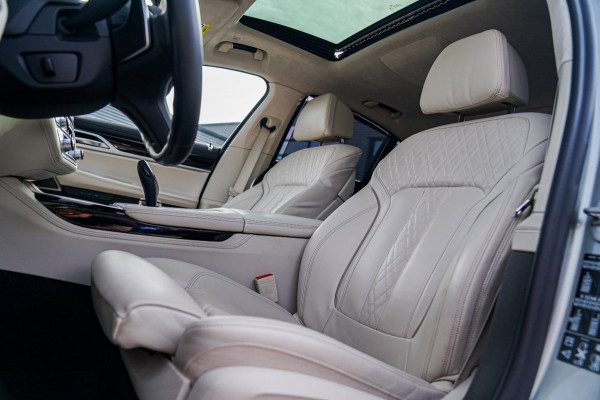 BMW 7 Serie 750i xDrive High Executive | Panorama | Luxe Leder | BMW Laser LED | Adaptieve Cruise Control | Head up dipslay |