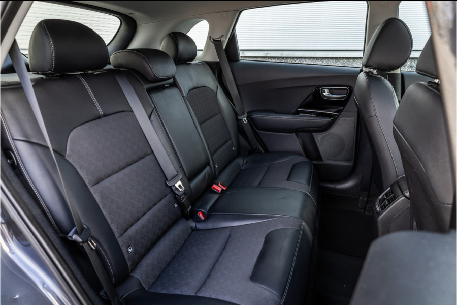 Kia Niro 1.6 GDi Hybrid DynamicLine Glazendak / Style pakket / 1e eigenaar / Camera /