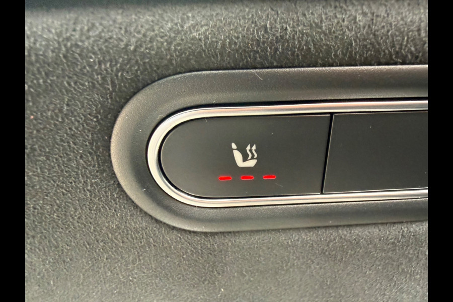 Mercedes-Benz A-Klasse 250 e Business Black Solution 160 pk AMG Limited, trekhaak, sfeerverlichting, dig cockpit, stoelverwarming,