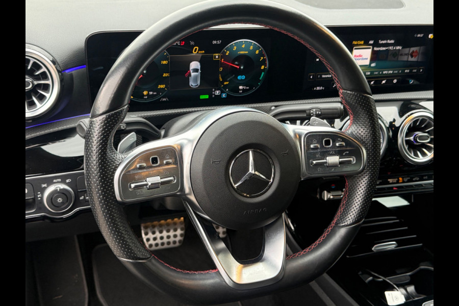 Mercedes-Benz A-Klasse 250 e Business Black Solution 160 pk AMG Limited, trekhaak, sfeerverlichting, dig cockpit, stoelverwarming,