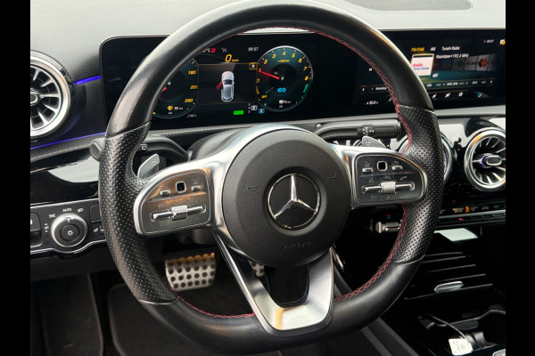 Mercedes-Benz A-Klasse 250 e Business Black Solution 160 pk AMG Limited, trekhaak, sfeerverlichting, dig cockpit, stoelverwarming,