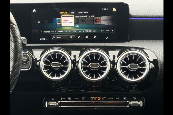 Mercedes-Benz A-Klasse 250 e Business Black Solution 160 pk AMG Limited, trekhaak, sfeerverlichting, dig cockpit, stoelverwarming,