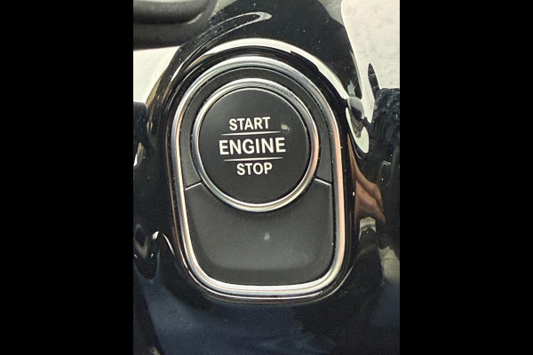 Mercedes-Benz A-Klasse 250 e Business Black Solution 160 pk AMG Limited, trekhaak, sfeerverlichting, dig cockpit, stoelverwarming,