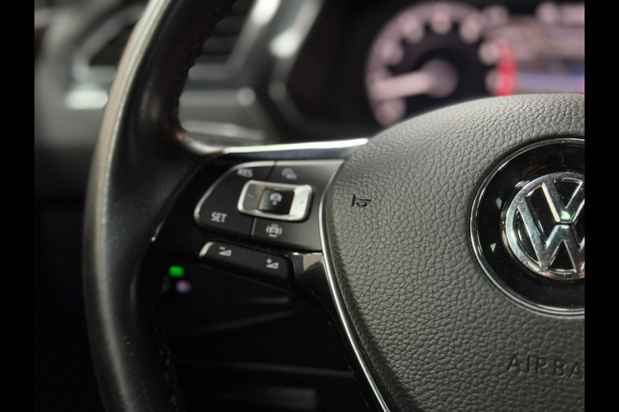 Volkswagen Tiguan Allspace 1.5 TSI Highline Business R 7P|PANO|STOELMAS|CRUISE|NAVI