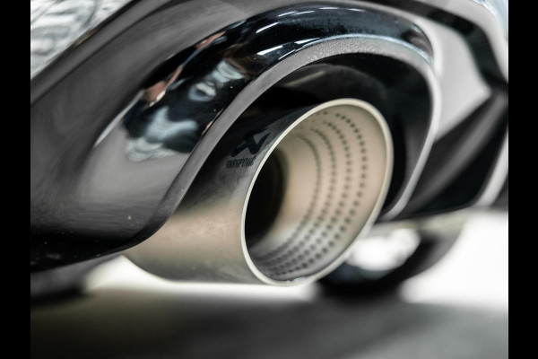 Volkswagen Golf 2.0 TSI GTI | Akrapovic | Head-Up | Stuurverwarming | Pano |