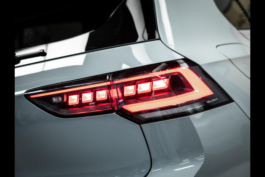 Volkswagen Golf 2.0 TSI GTI | Akrapovic | Head-Up | Stuurverwarming | Pano |