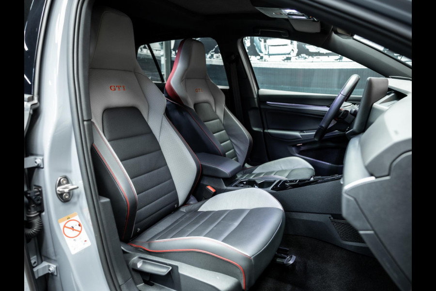 Volkswagen Golf 2.0 TSI GTI | Akrapovic | Head-Up | Stuurverwarming | Pano |