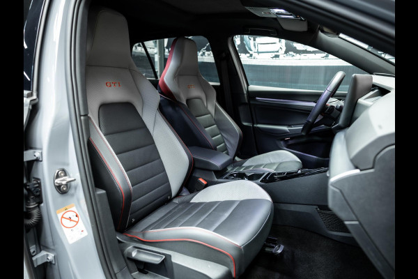 Volkswagen Golf 2.0 TSI GTI | Akrapovic | Head-Up | Stuurverwarming | Pano |