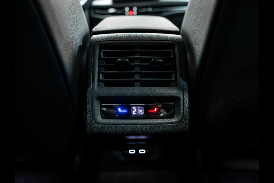 Volkswagen Golf 2.0 TSI GTI | Akrapovic | Head-Up | Stuurverwarming | Pano |