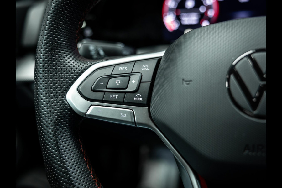 Volkswagen Golf 2.0 TSI GTI | Akrapovic | Head-Up | Stuurverwarming | Pano |