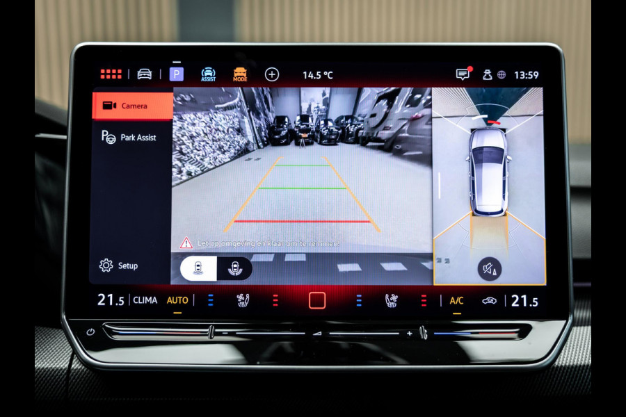 Volkswagen Golf 2.0 TSI GTI | Akrapovic | Head-Up | Stuurverwarming | Pano |