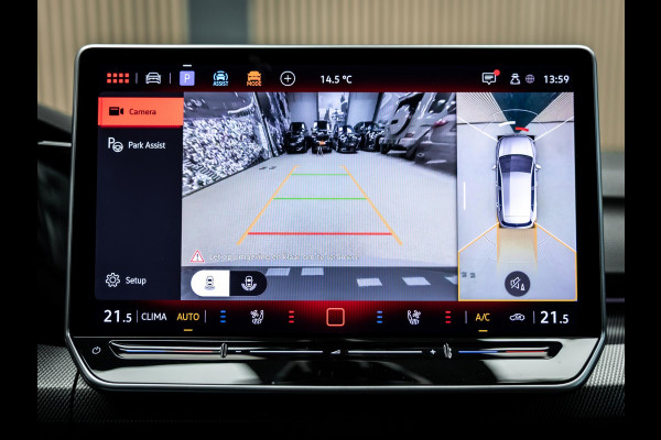 Volkswagen Golf 2.0 TSI GTI | Akrapovic | Head-Up | Stuurverwarming | Pano |