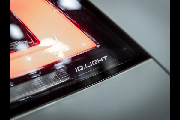 Volkswagen Golf 2.0 TSI GTI | Akrapovic | Head-Up | Stuurverwarming | Pano |