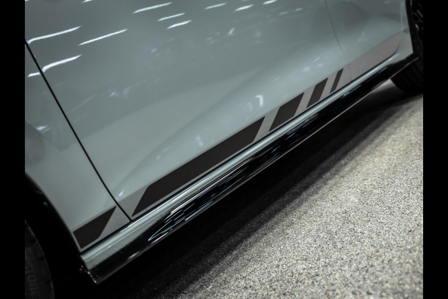 Volkswagen Golf 2.0 TSI GTI | Akrapovic | Head-Up | Stuurverwarming | Pano |