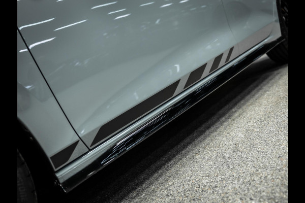 Volkswagen Golf 2.0 TSI GTI | Akrapovic | Head-Up | Stuurverwarming | Pano |