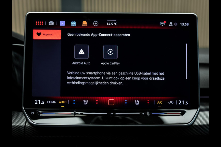 Volkswagen Golf 2.0 TSI GTI | Akrapovic | Head-Up | Stuurverwarming | Pano |