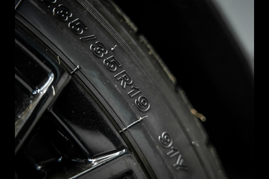 Volkswagen Golf 2.0 TSI GTI | Akrapovic | Head-Up | Stuurverwarming | Pano |