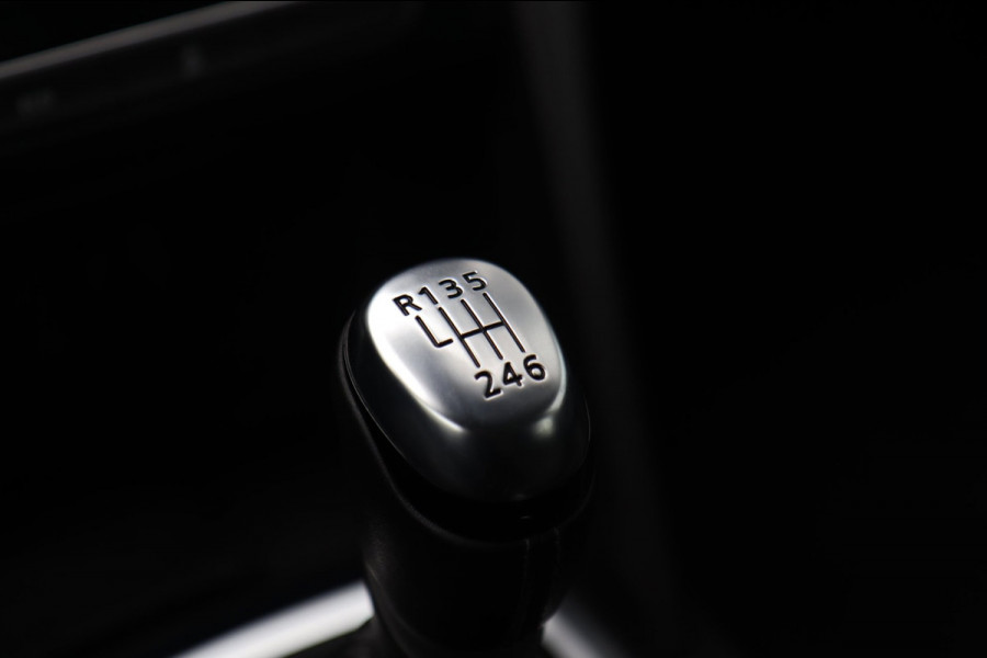 Renault Mégane Estate 1.3 TCe Limited / KEYLESS / NAVI / CRUISE / PDC / KEURIG