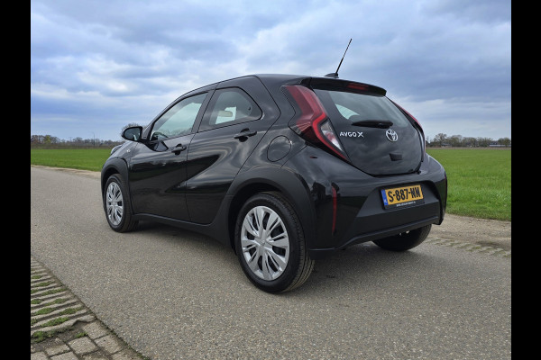 Toyota Aygo X 1.0 VVT-i MT Play - 74 Pk - Euro 6 - ParkeerCamera