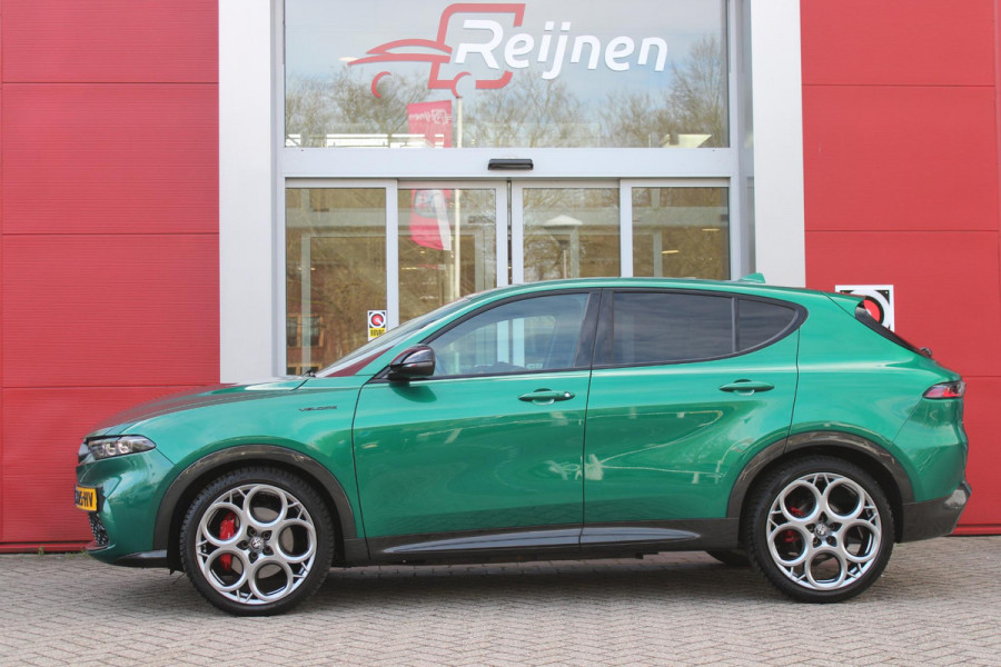 Alfa Romeo Tonale 1.5T Hybrid 160PK VELOCE | AFNEEMBARE TREKHAAK | PREMIUM PACK: LEDEREN BEKLEDING/GEVENTILEERDE VOORSTOELEN/4-VOUDIG ELEKTRISCH VERSTELBARE LENDESTEUN VOORSTOELEN/ELEKTRISCH BEDIENBARE VOORSTOELEN/GEHEUGEN OP DE BESTUUDERSSTOEL/HOOGGLANS ZWARTE RAAMOMLIJSTING/AMBIENT LIGHTING | TECHNOLOGY PACK: PARKEERWAARSCHUWING VOOR EN ACHTER/360° CAMERA/AUTOMATISCH INPARKEREN/ AUTONOMOUS DRIVING LEVEL 2: ADAPTIVE CRUISE CONTROL/LANE CENTERING ASSIST/TRAFFIC JAM ASSIST DODEHOEK DETECTIE AUTOMATISCH DIMMENDE BUITENSPIEGELS ELEKTRISCH BEDIENBARE ACHTERKLEP | WINTERPACK: STOELVERWARMING